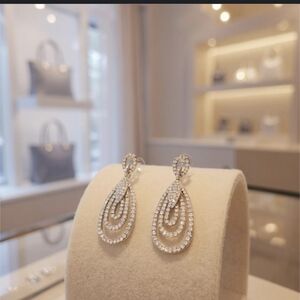 Stunning Silver Tone Rhinestone Teardrop Chandelier Earrings